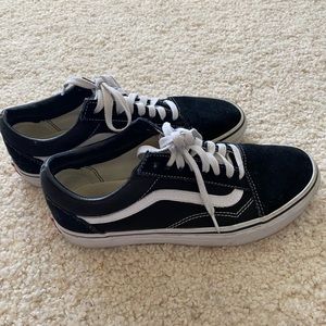 Black vans old-skool sneakers